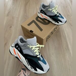 Adidas YEEZY 700 Wave Runner Size US 6 Men